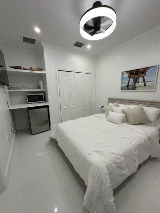 Lovers Cove Tamiami Bagian luar foto