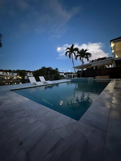 Lovers Cove Tamiami Bagian luar foto