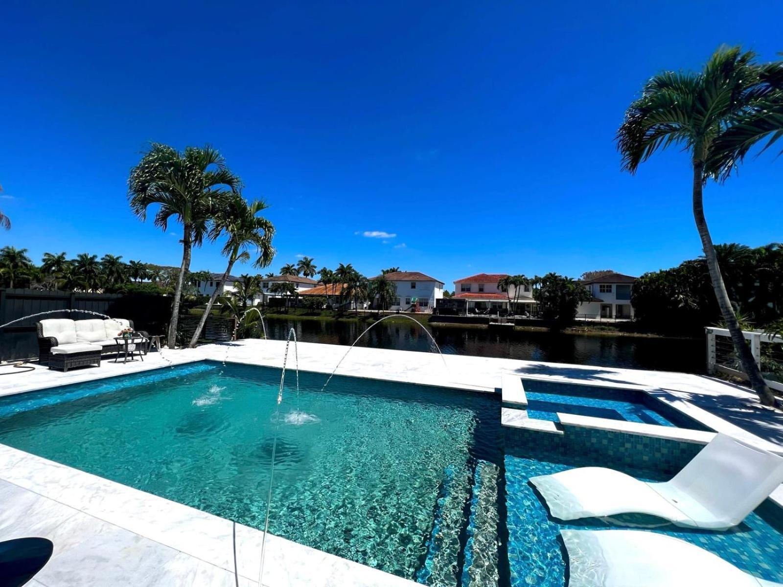 Lovers Cove Tamiami Bagian luar foto